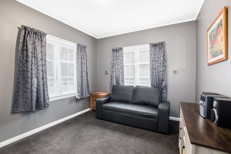 Photo of property in 32 Hyde Street, Wainuiomata, Lower Hutt, 5014