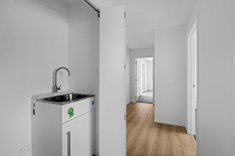 Photo of property in 15a Hamurana Place, Te Atatu Peninsula, Auckland, 0610