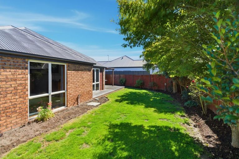 Photo of property in 47 Blue Gum Place, New Brighton, Christchurch, 8083