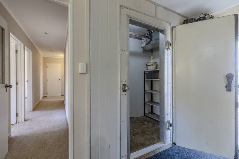 Photo of property in 208 Adelaide Road, Dannevirke, 4930