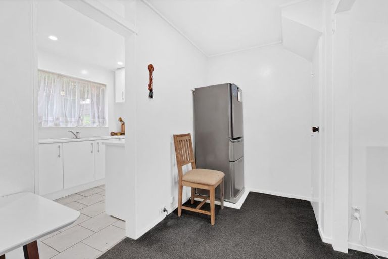 Photo of property in 2/264 Grounsell Crescent, Belmont, Lower Hutt, 5010