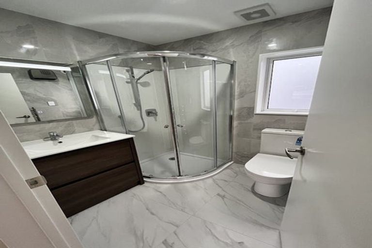 Photo of property in 28b Halberg Street, Glenfield, Auckland, 0629