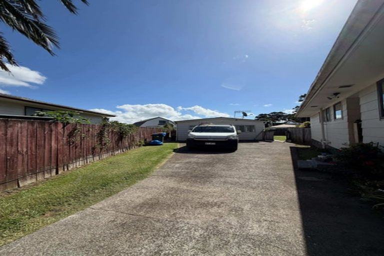 Photo of property in 16 Antalya Place, Manurewa, Auckland, 2102