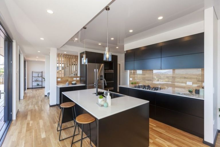 Photo of property in 101 Kakariki Grove, Waikanae, 5036