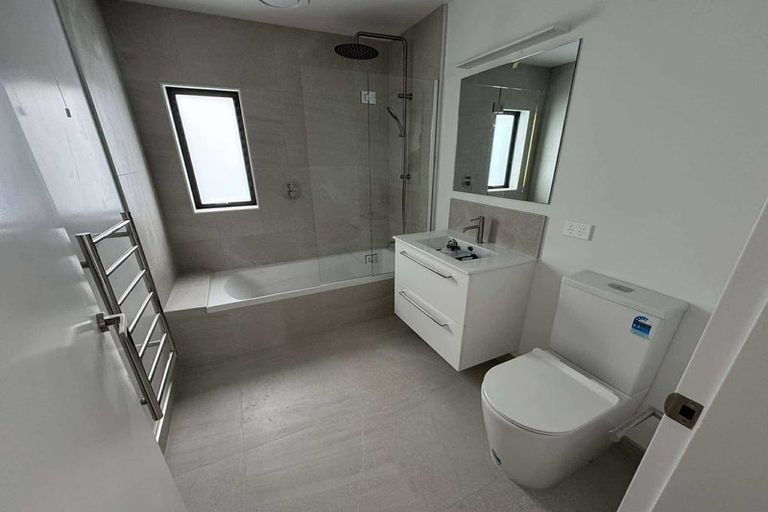 Photo of property in 44 Turtleback Avenue, Whitby, 5024