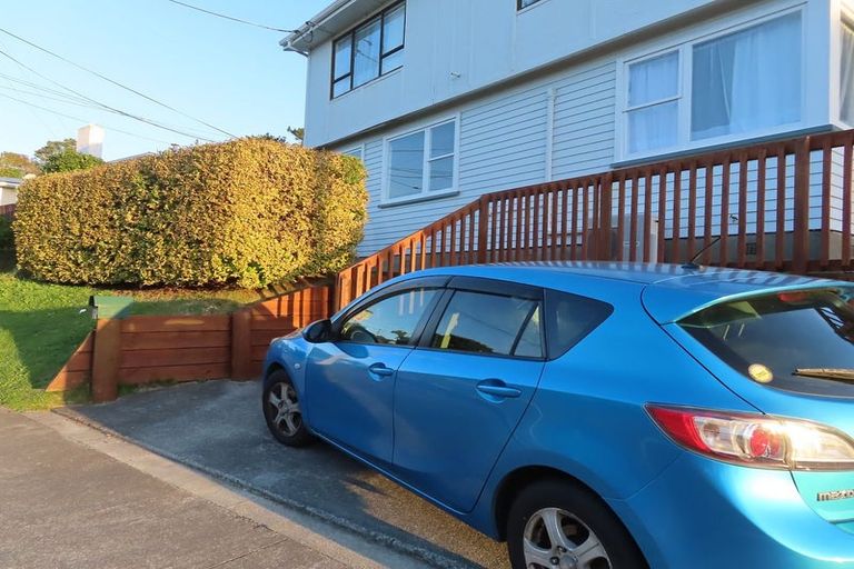 Photo of property in 60 Beazley Avenue, Paparangi, Wellington, 6037