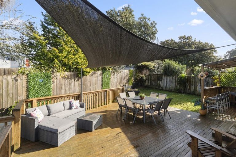 Photo of property in 19 Kashmir Road, Glen Eden, Auckland, 0602