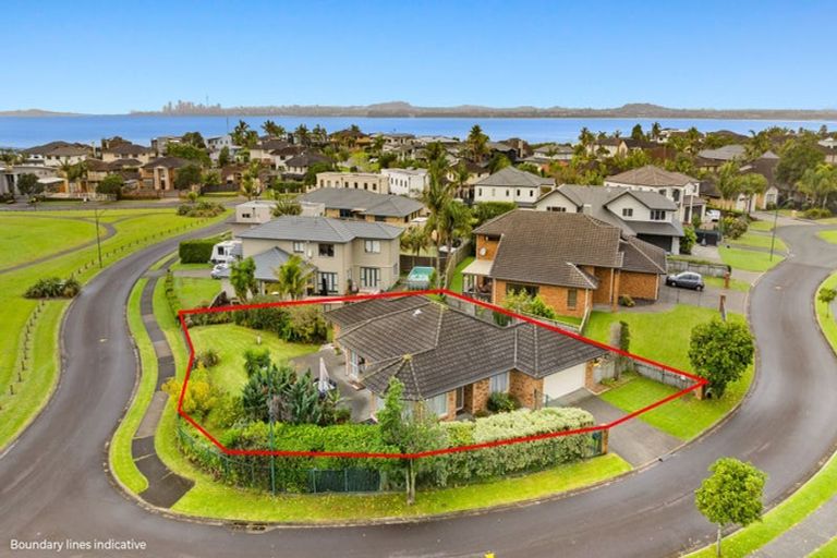 Photo of property in 2 Piriti Drive, Te Atatu Peninsula, Auckland, 0610