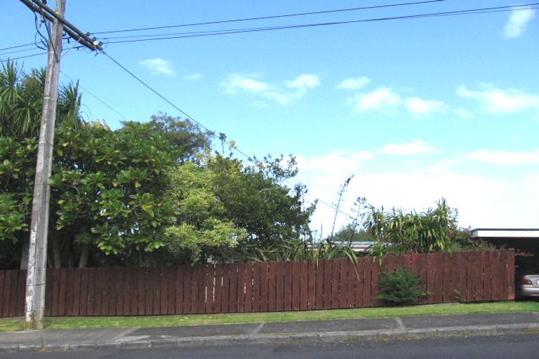 Photo of property in 9 City View Terrace, Birkenhead, Auckland, 0626