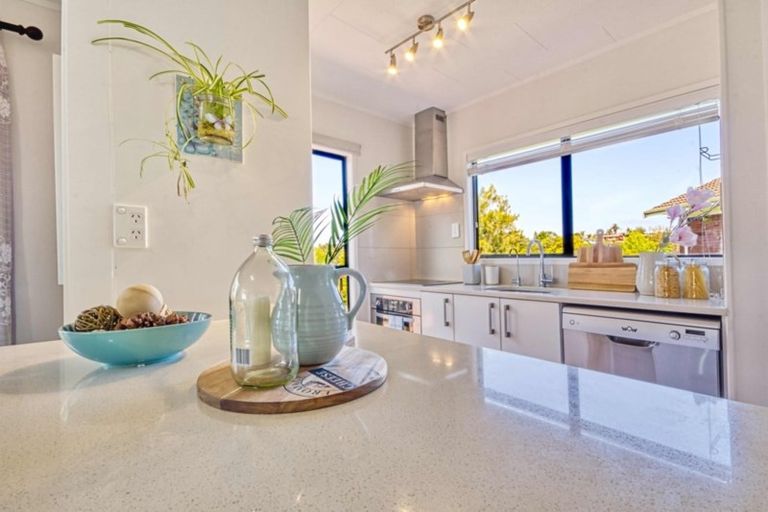 Photo of property in 88 Reynella Drive, Massey, Auckland, 0614