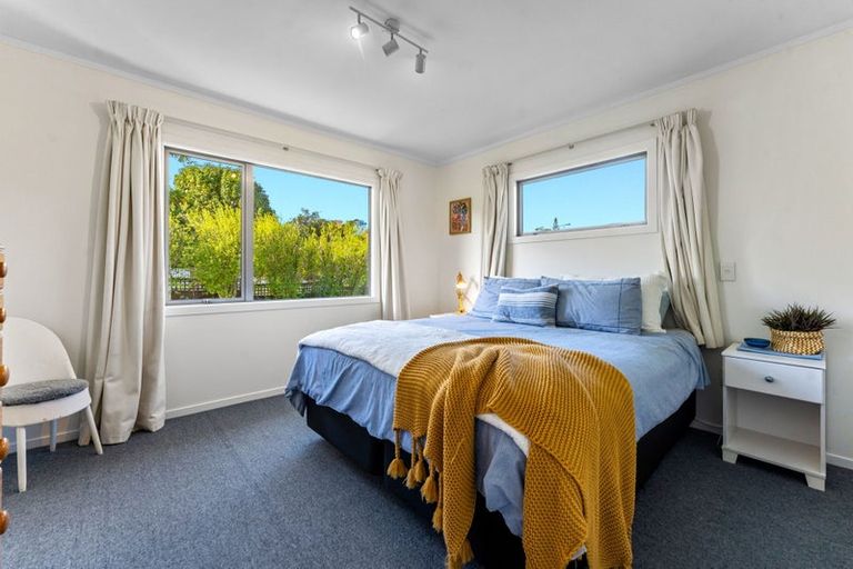 Photo of property in 37 Gatman Street, Birkdale, Auckland, 0626