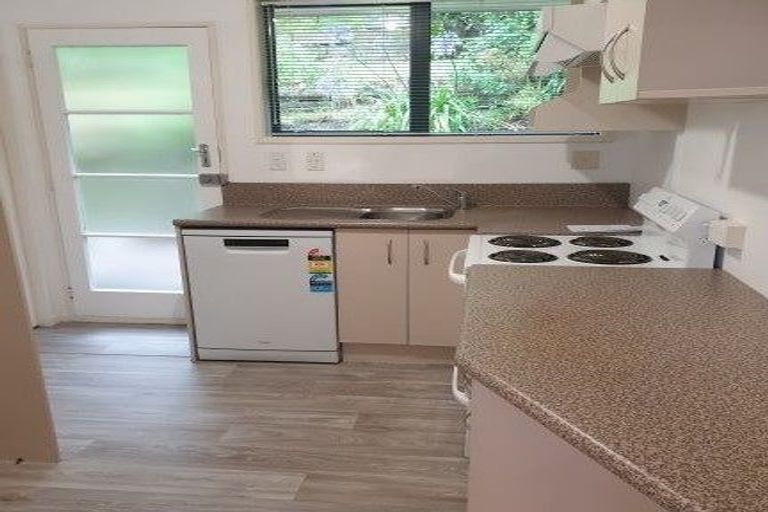 Photo of property in 14u2 Doris Gordon Crescent, Crofton Downs, Wellington, 6035