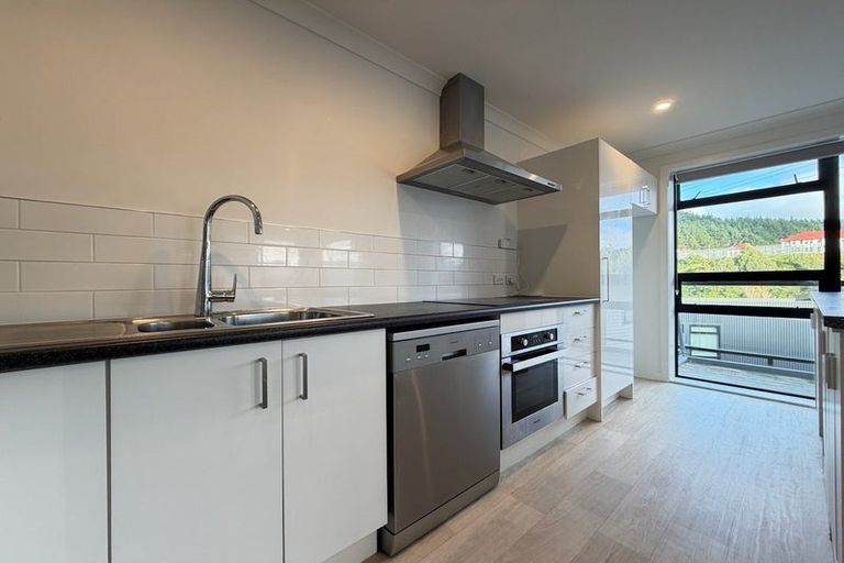 Photo of property in 13 Ara Patukawenga, Tawa, Wellington, 5028