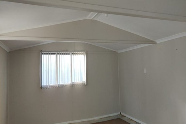 Photo of property in 5 Kivell Close, Mangere East, Auckland, 2024