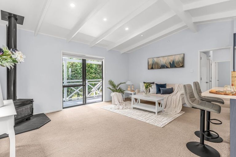 Photo of property in 1/47 Farquhar Road, Glendene, Auckland, 0602