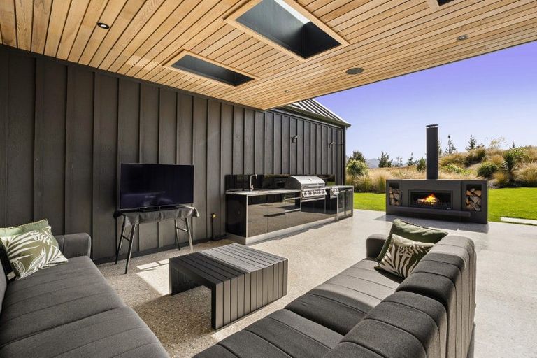 Photo of property in 3 Chimney Lane, Jacks Point, Queenstown, 9371