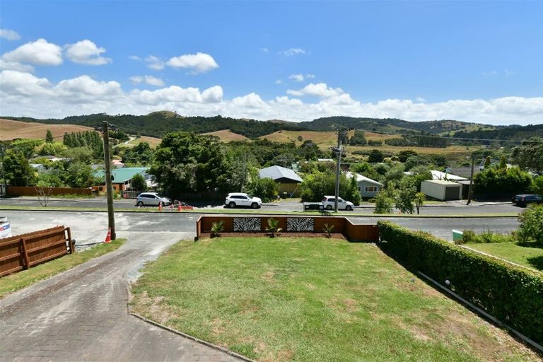 Photo of property in 31 Hammond Avenue, Hatfields Beach, Orewa, 0931