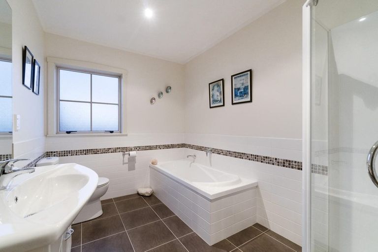 Photo of property in 135c Hutchinson Road, Helensville, 0875