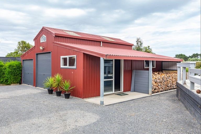 Photo of property in 174 Muhunoa Road West, Ohau, 5570