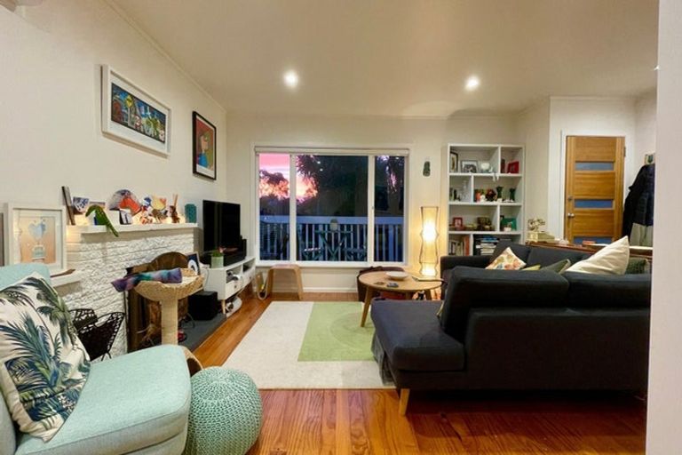 Photo of property in 35 Drome View Place, Beach Haven, Auckland, 0626