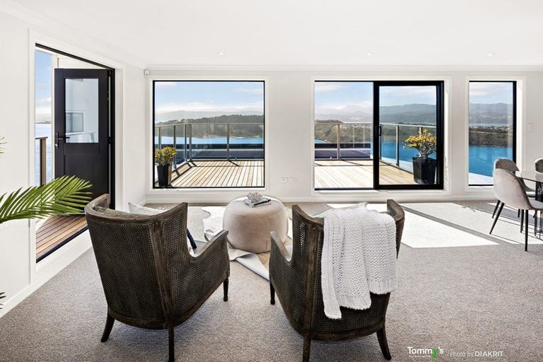 Photo of property in 25u2 Thane Road, Roseneath, Wellington, 6011