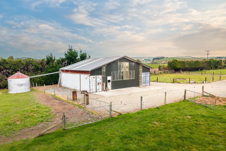 Photo of property in 856 Hakataramea Highway, Waimate, 7977