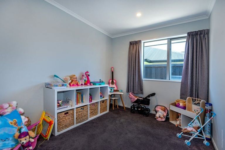 Photo of property in 18 Northmoor Boulevard, Rolleston, 7615