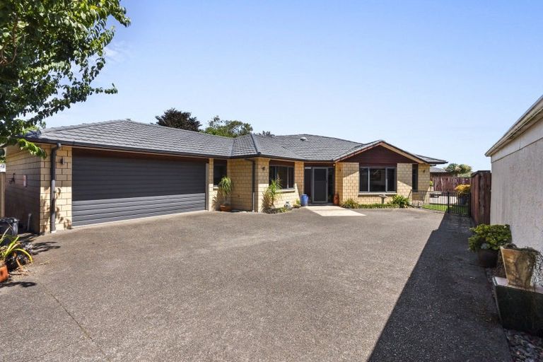 Photo of property in 2a Wallath Road, Westown, New Plymouth, 4310