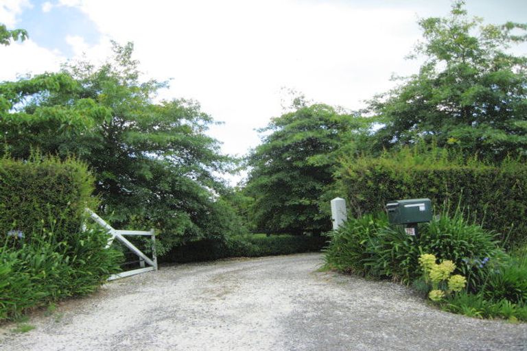 Photo of property in 225 Whangapouri Road, Karaka, Papakura, 2578