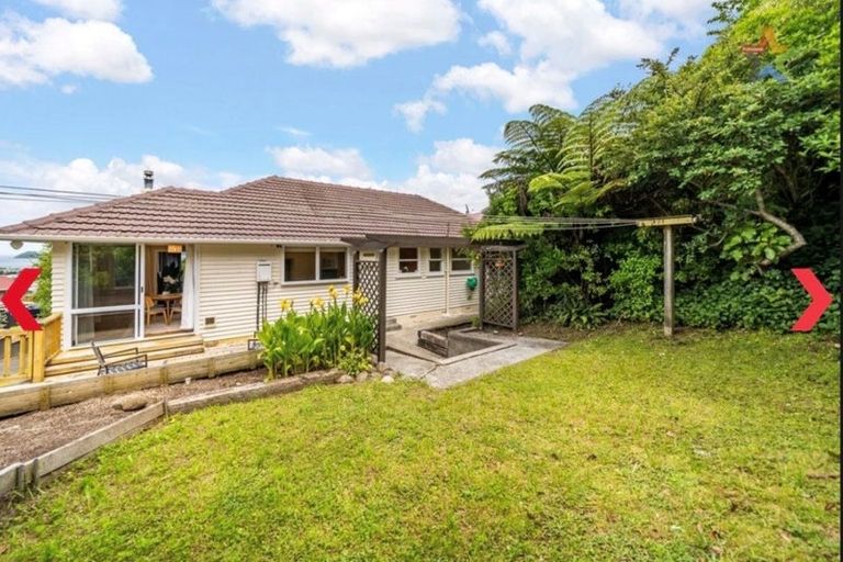Photo of property in 27 Magnolia Grove, Maungaraki, Lower Hutt, 5010