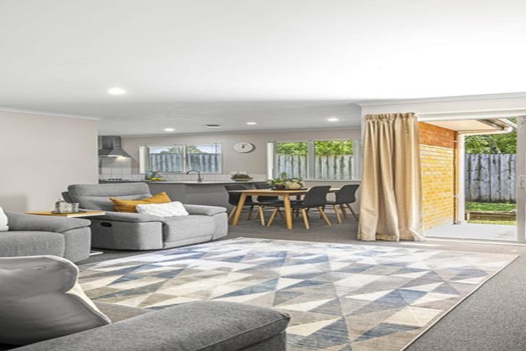 Photo of property in 55b Matipo Road, Te Atatu Peninsula, Auckland, 0610