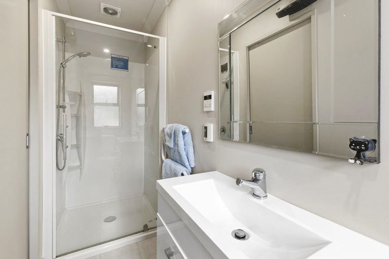 Photo of property in 19 Brindle Way, Newlands, Wellington, 6037