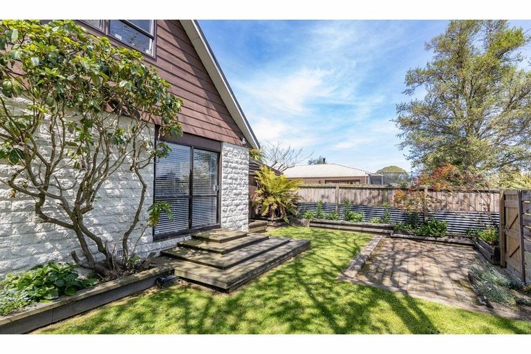 Photo of property in 12 Gibbs Drive, Woodend, 7610