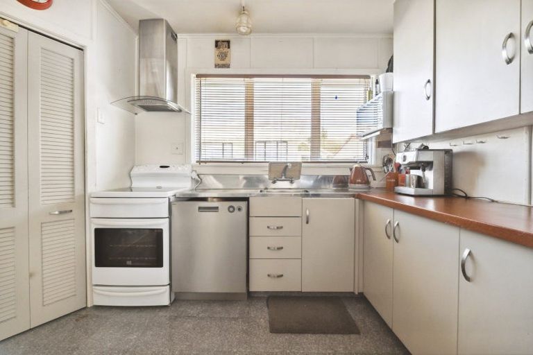 Photo of property in 10 Lear Street, Stratford, 4332