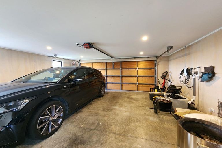 Photo of property in 136 Wairau Road, Oakura, New Plymouth, 4374