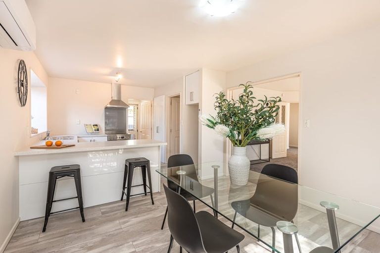 Photo of property in 116 Yaldhurst Road, Sockburn, Christchurch, 8042