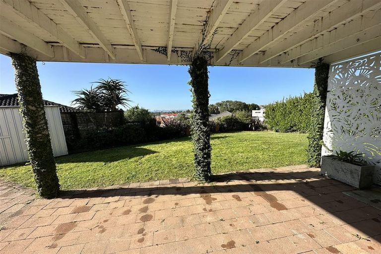Photo of property in 23 Bernleigh Terrace, West Harbour, Auckland, 0618