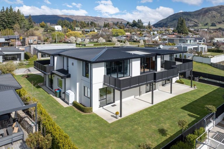 Photo of property in 14 Primary Lane, Wanaka, 9305
