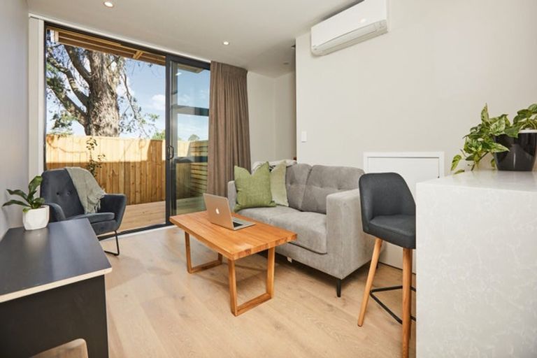 Photo of property in 20 Koro Lane, Mangere Bridge, Auckland, 2022