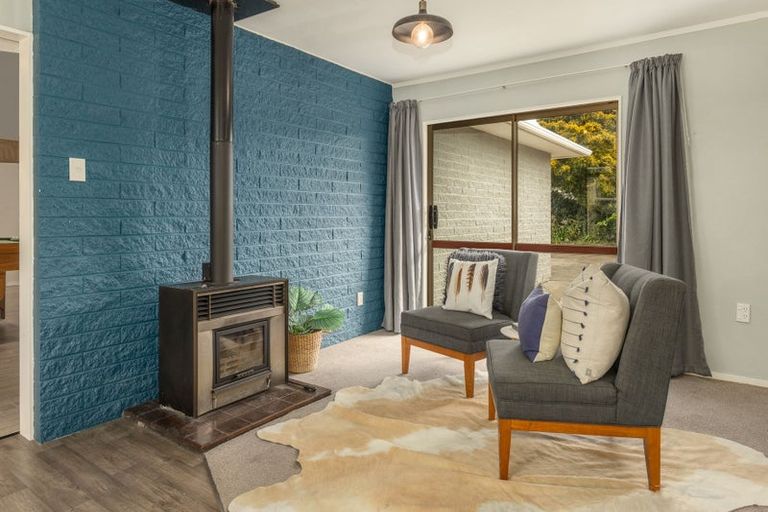 Photo of property in 10 Graham Grove, Waikanae, 5036