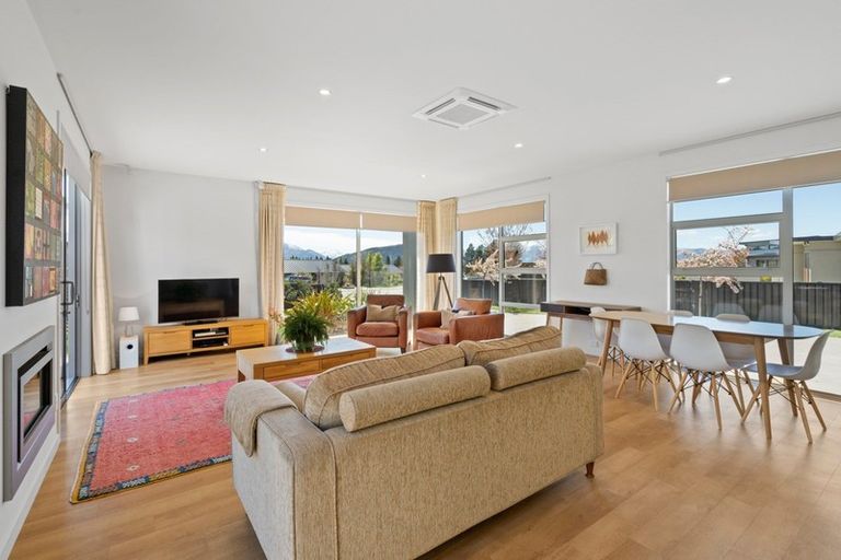 Photo of property in 17 Daniels Terrace, Wanaka, 9305