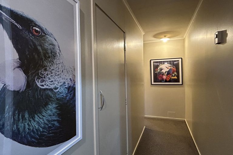 Photo of property in 1/12 Gradwell Place, Two Mile Bay, Taupo, 3330