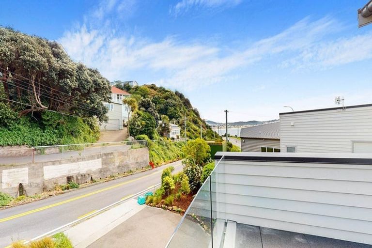 Photo of property in 1c Hungerford Road, Lyall Bay, Wellington, 6022