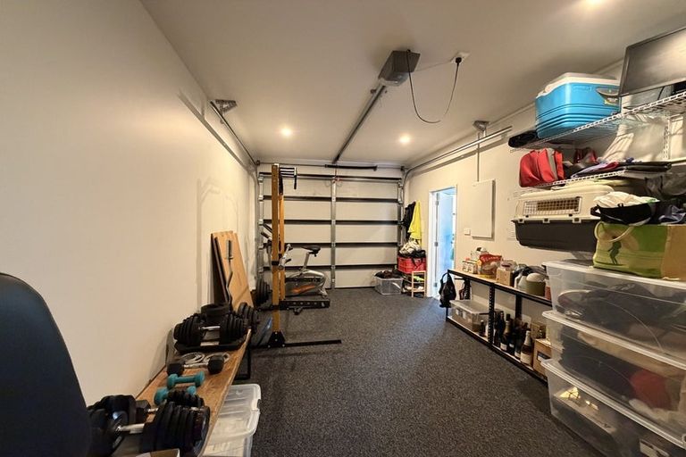 Photo of property in 3/18 Kaimai Avenue, Massey, Auckland, 0614