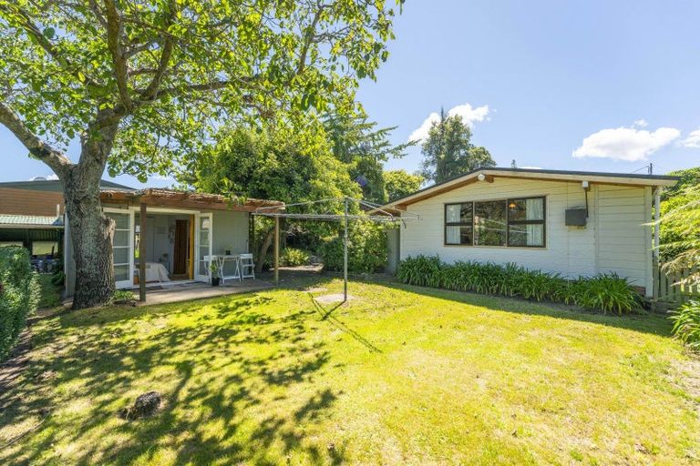 Photo of property in 33 Hinekura Avenue, Taupo, 3330