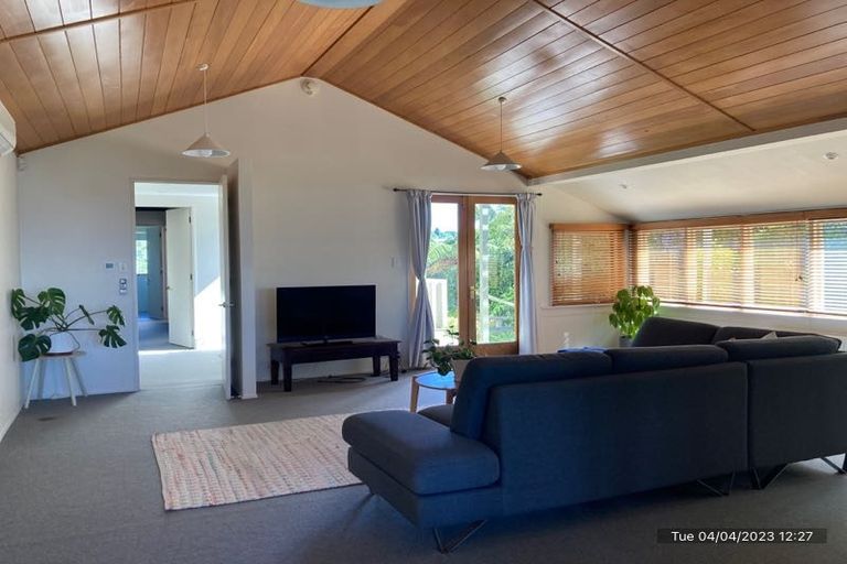 Photo of property in 25 Putnam Street, Northland, Wellington, 6012