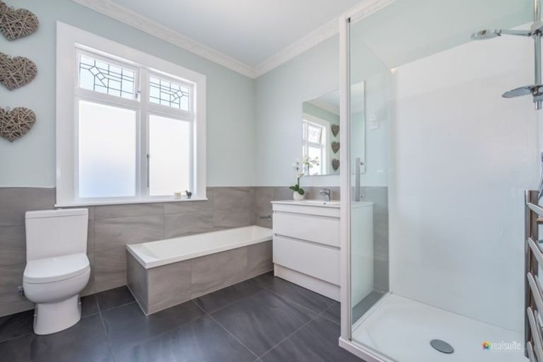 Photo of property in 38 Saint Ronans Avenue, Waterloo, Lower Hutt, 5011