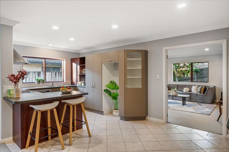 Photo of property in 90a Colwill Road, Massey, Auckland, 0614