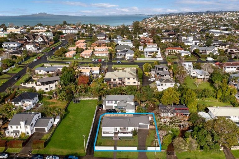 Photo of property in 6 Manuwai Road, Torbay, Auckland, 0630