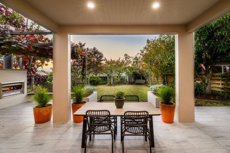 Photo of property in 1a Gillean Street, Havelock North, 4130